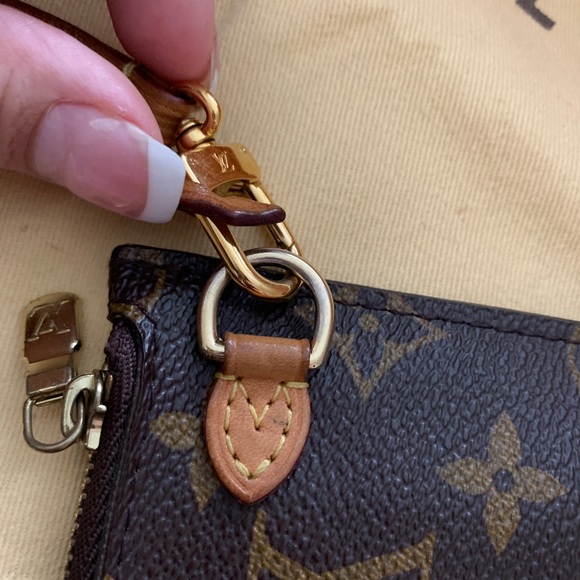LOUIS VUITTON Monogram Neverfull Pochette Fuchsia - Picture 12 of 12